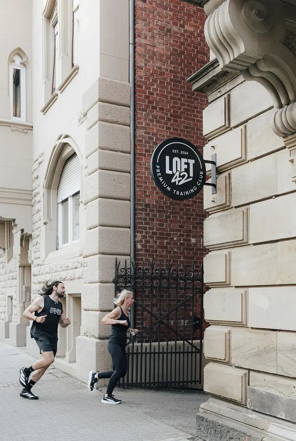 Loft42 Premium Trainingsclub Eingang